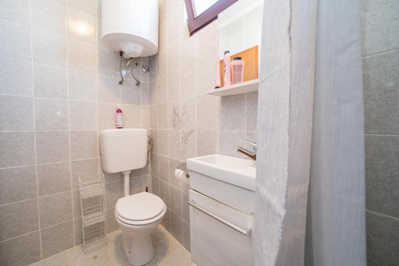 Red Karmenita Apartment Umag Ngoại thất bức ảnh