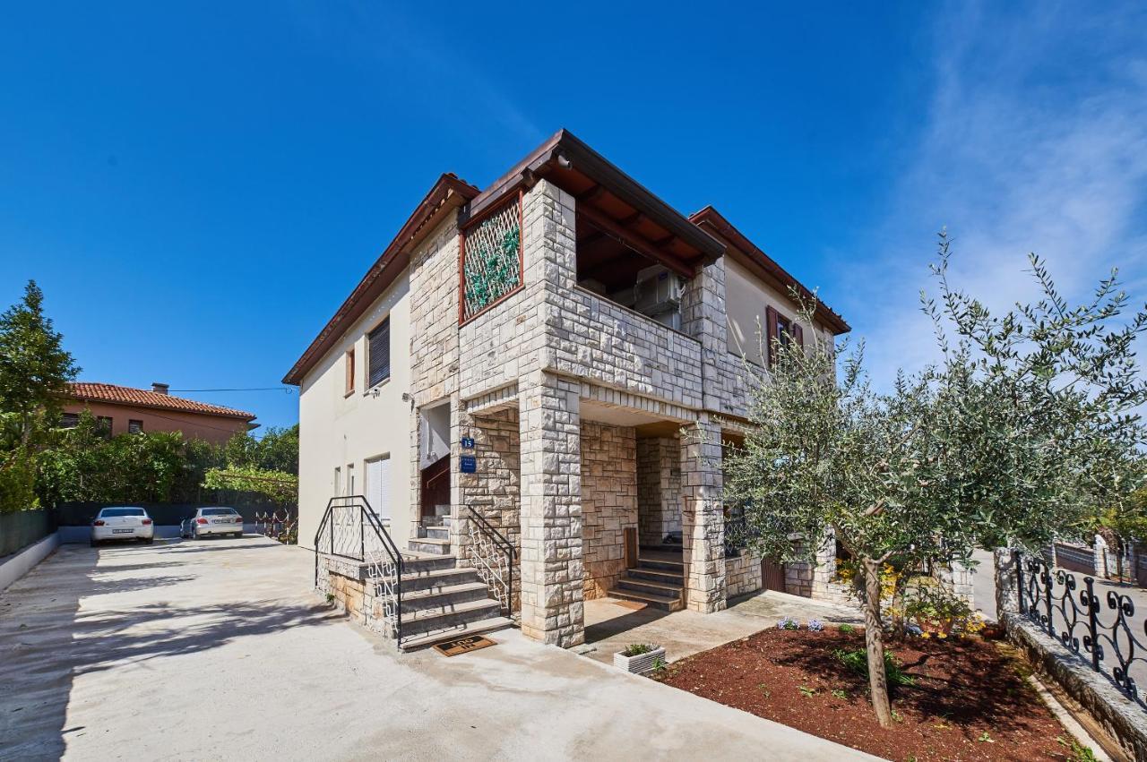Red Karmenita Apartment Umag Ngoại thất bức ảnh